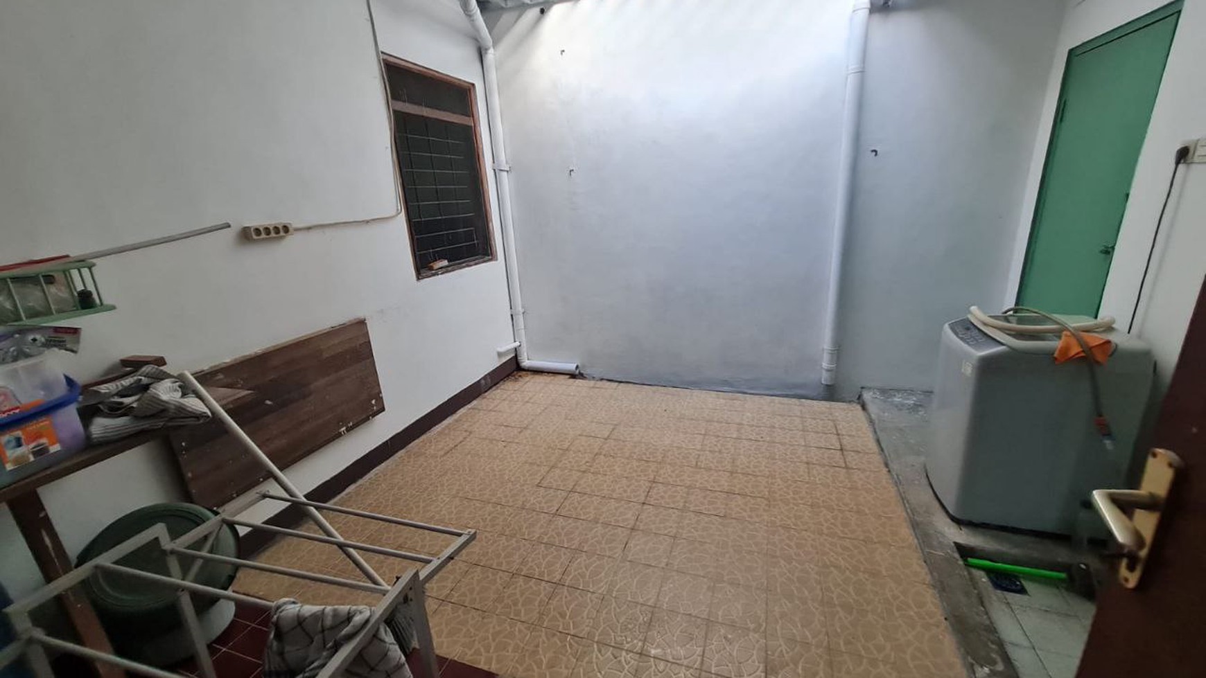 DI SEWA Babatan Mukti Daerah Wiyung Furnished Siap Huni 