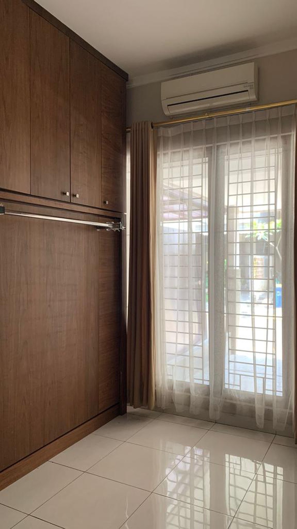 Rumah Keren Diarea Emerald Bintaro Akses 2 Gatte Toll JORR-Parigi