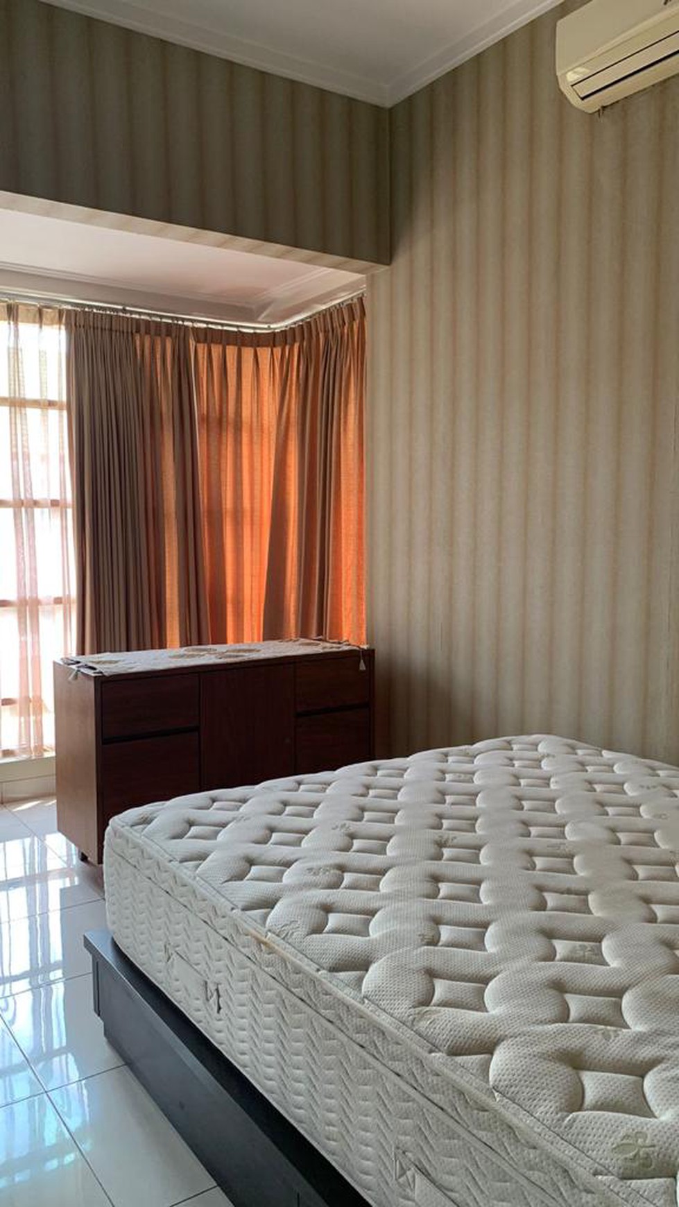 Rumah Keren Diarea Emerald Bintaro Akses 2 Gatte Toll JORR-Parigi