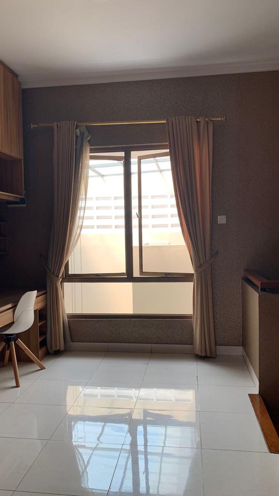 Rumah Keren Diarea Emerald Bintaro Akses 2 Gatte Toll JORR-Parigi