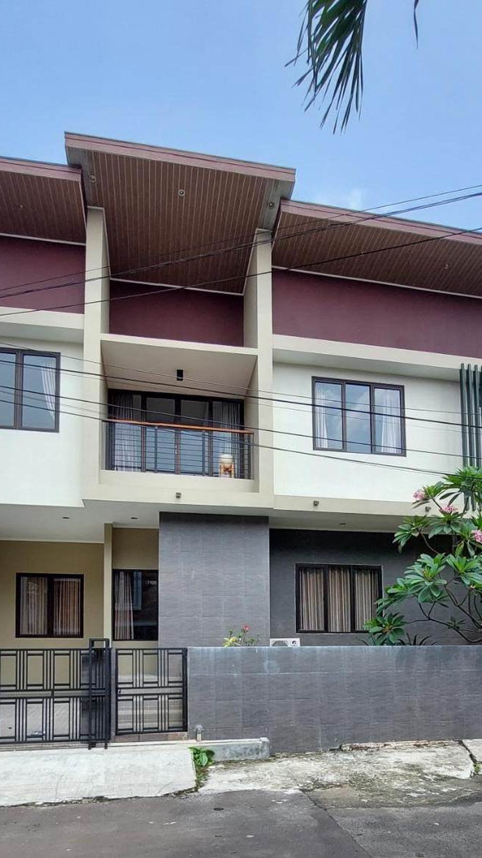 Rumah Bagus Diarea Bintaro Jaya Sektor 9, Dekat Akses Toll & Stasiun KA