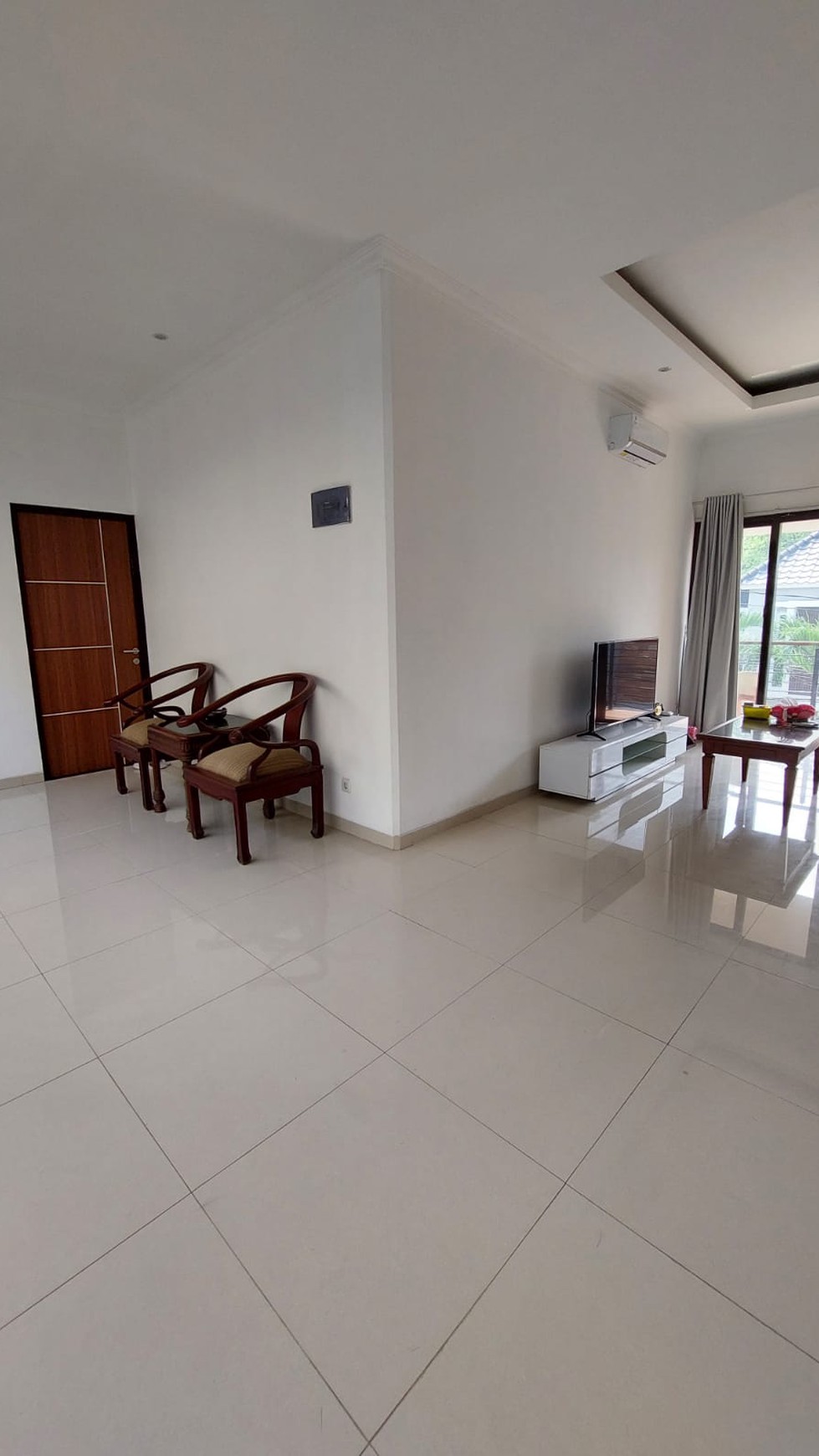 Rumah Bagus Diarea Bintaro Jaya Sektor 9, Dekat Akses Toll & Stasiun KA