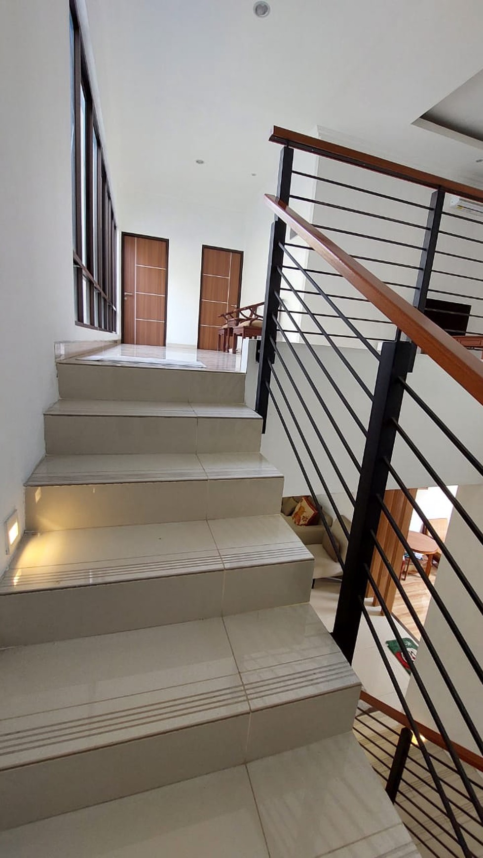 Rumah Bagus Diarea Bintaro Jaya Sektor 9, Dekat Akses Toll & Stasiun KA