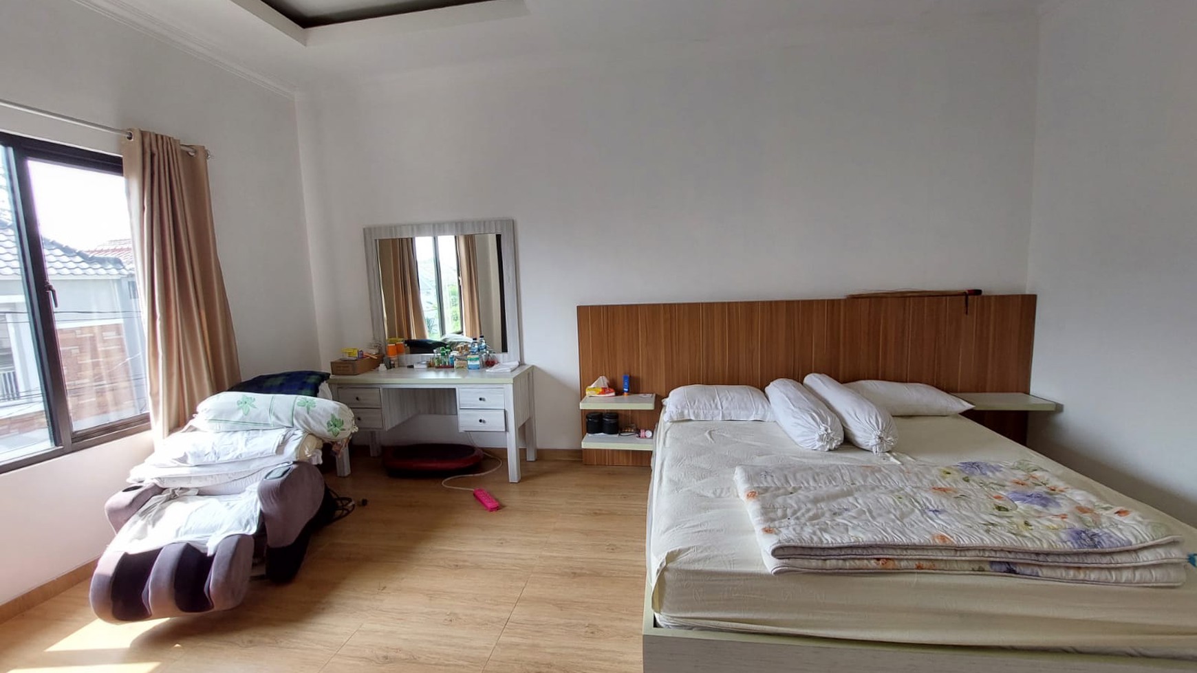 Rumah Bagus Diarea Bintaro Jaya Sektor 9, Dekat Akses Toll & Stasiun KA