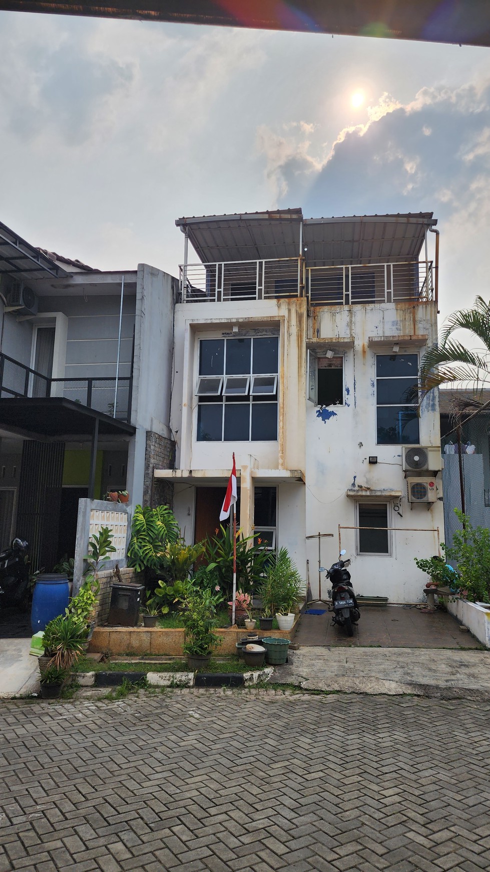 Rumah di The Address Cibubur