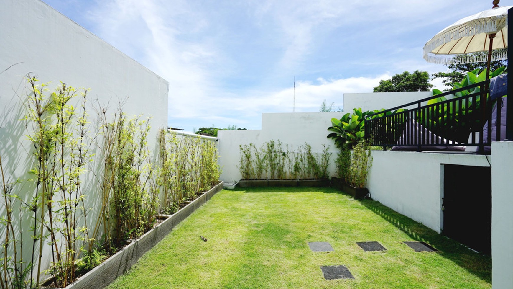 For Sale Leasehold - White villa joglo style with rice field views Canggu