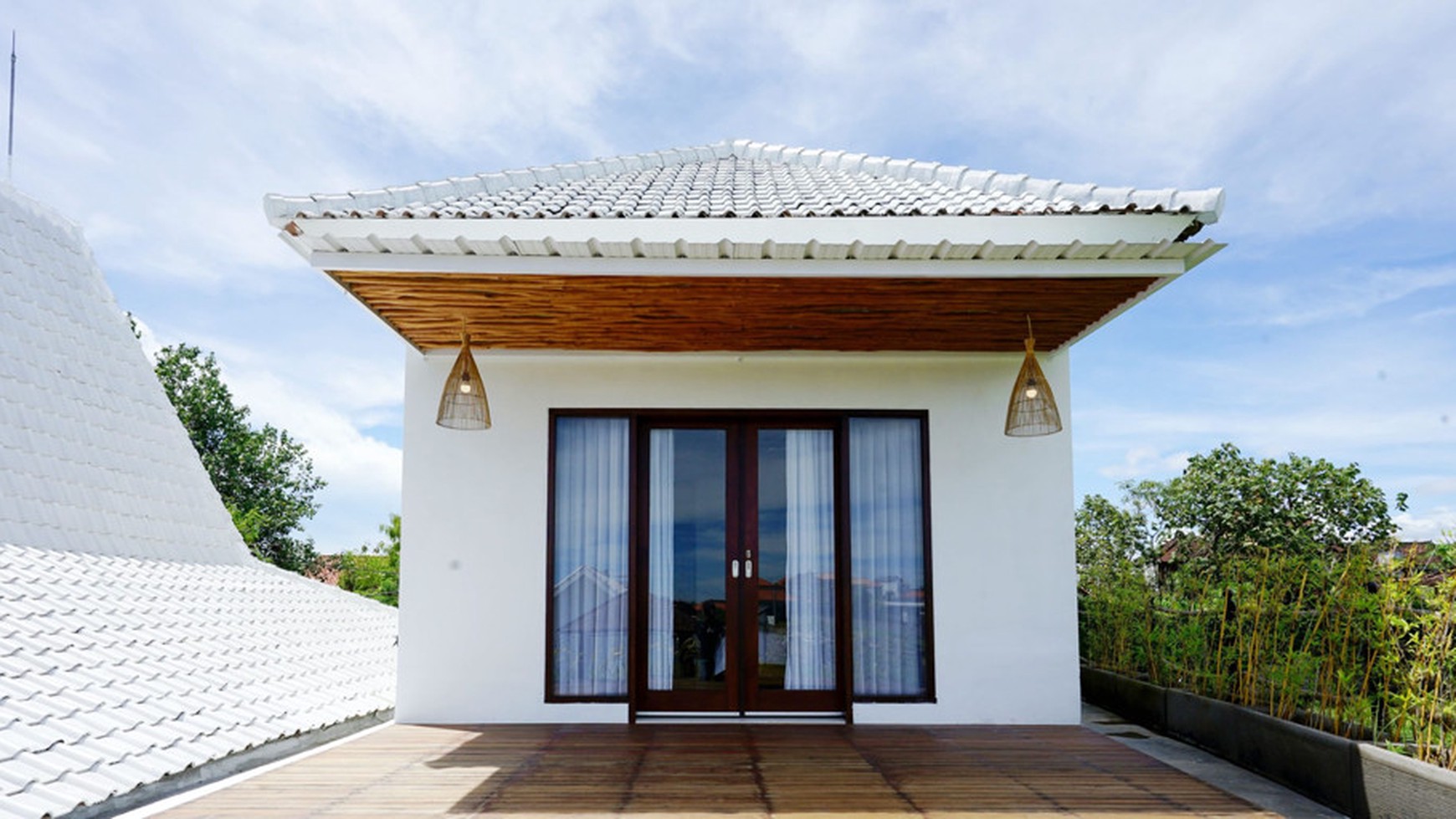 For Sale Leasehold - White villa joglo style with rice field views Canggu