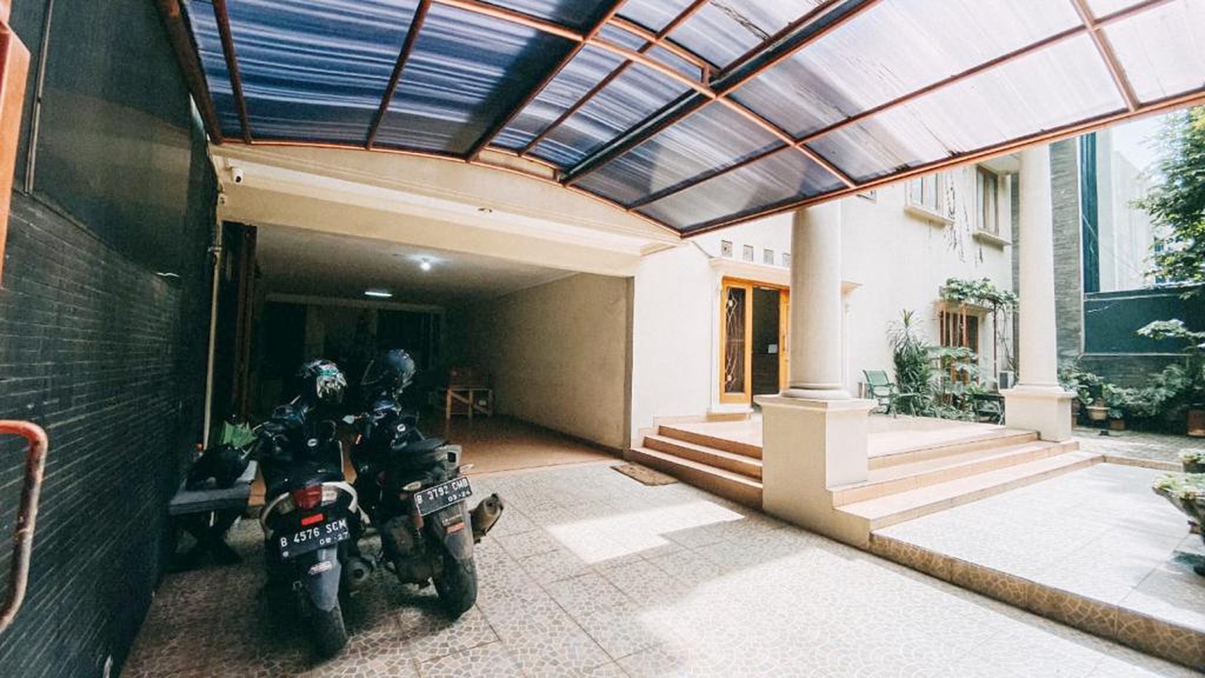 Rumah Bagus Siap Huni dan Asri di Jalan Birah, Kebayoran Baru, Jakarta Selatan