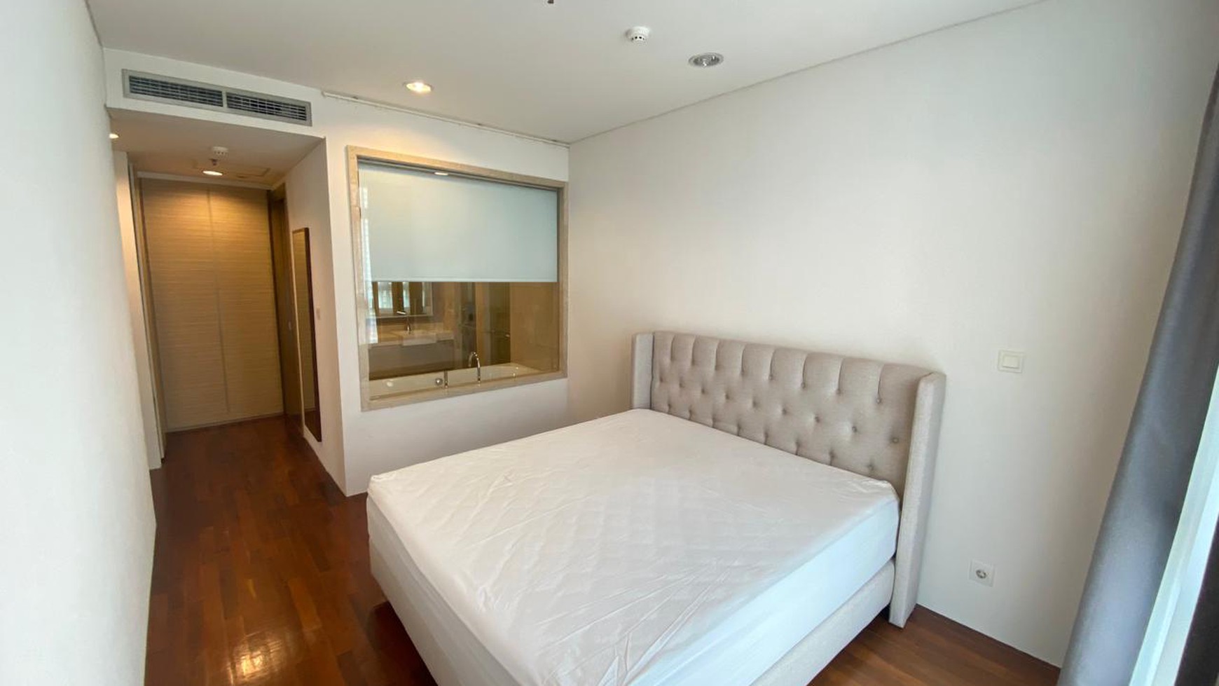 Senopati Suite 2 bedroom, a gorgeous of 6 meter high ceiling inliving room, great view