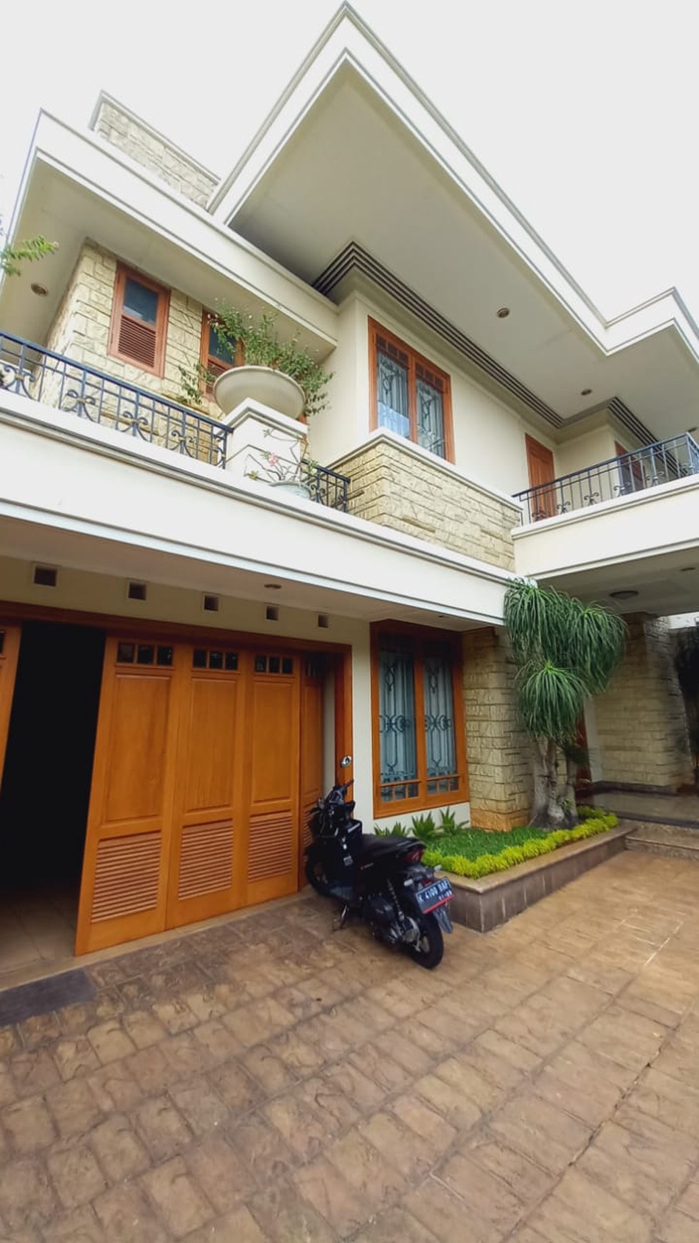 COZY LUXURY HOUSE FOR RENT PONDOK INDAH