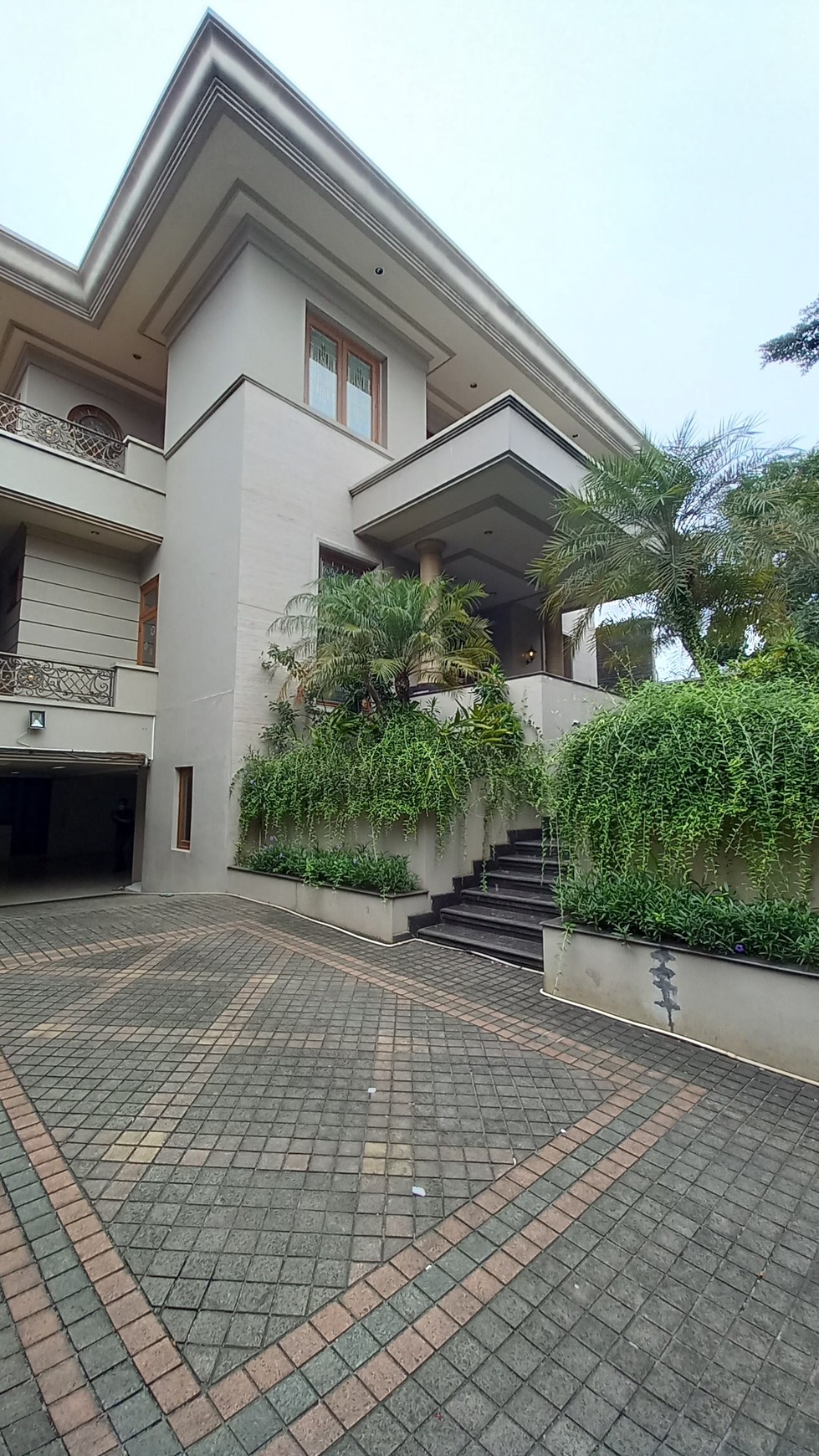 CLASSIC MODERN HOUSE FOR RENT PONDOK INDAH