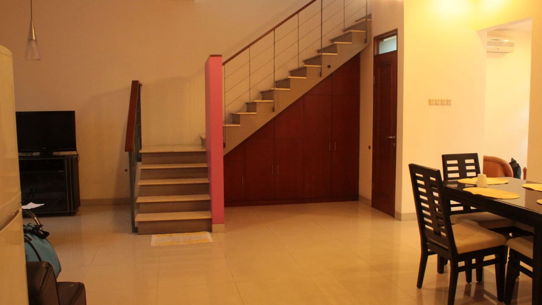 WARM COMFY HOUSE FOR RENT PONDOK INDAH