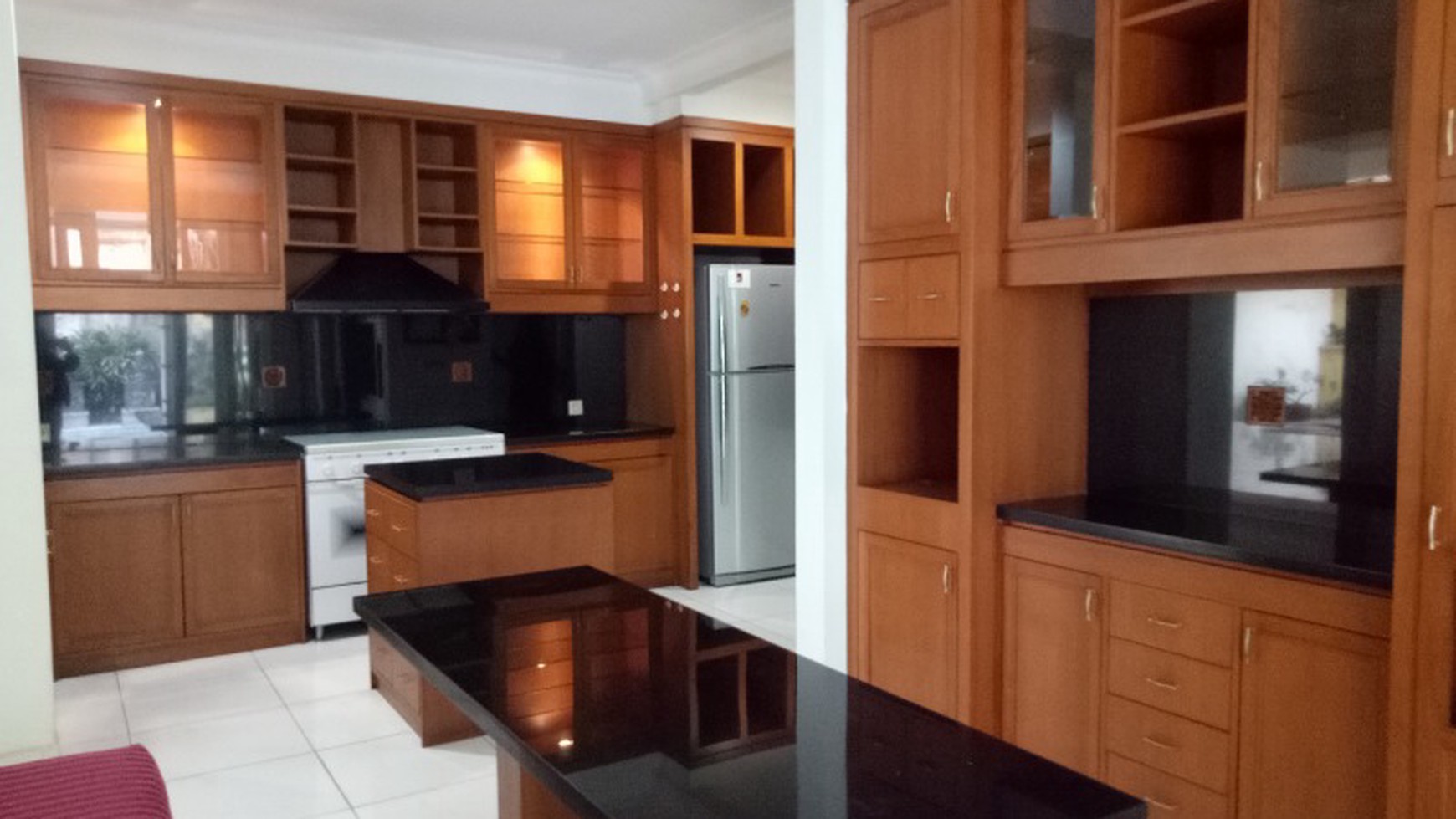 Good house in strategic location of south Jakarta  "The price can be negotiable"