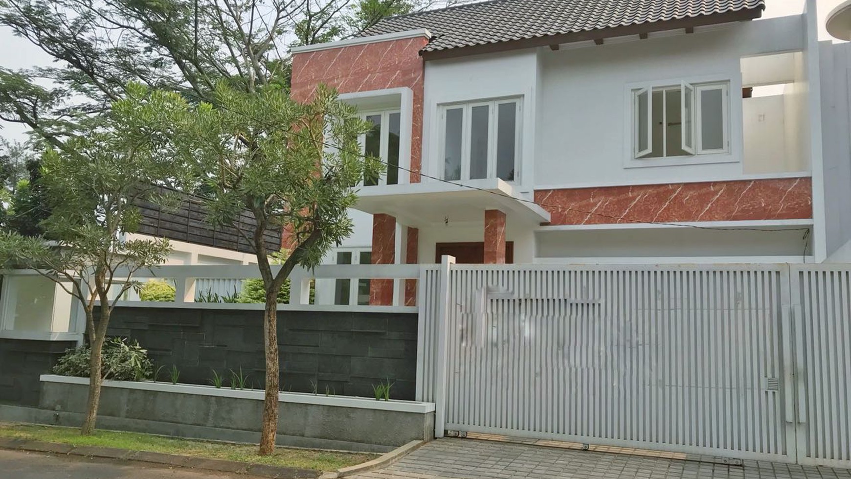 Rumah MEWAH, Siap Huni, dan Hunian Nyaman @Bintaro