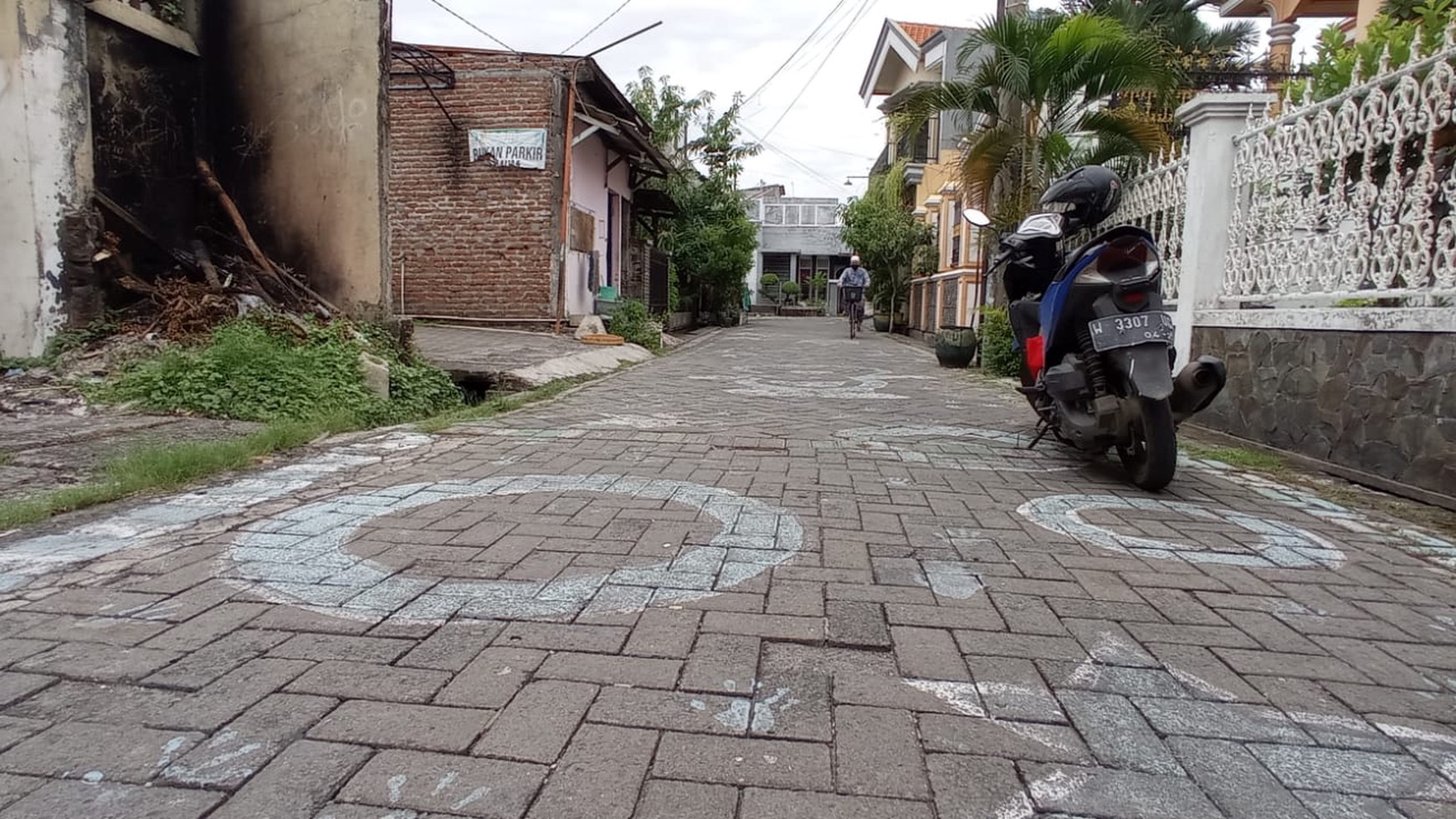 Rumah Hitung Tanah Area Dukuh Pakis,Dekat pintu Masuk Toll, Hr Muhammad