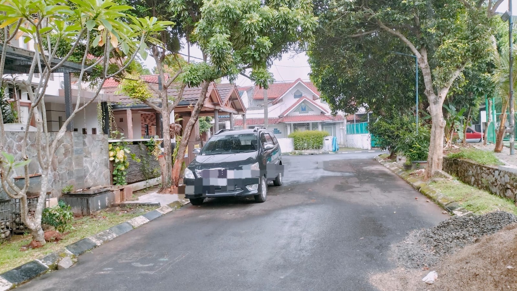 Rumah Siap Huni, Lokasi Strategis dan dekat Lapangan Basket @Anggrek Loka, Graha Raya