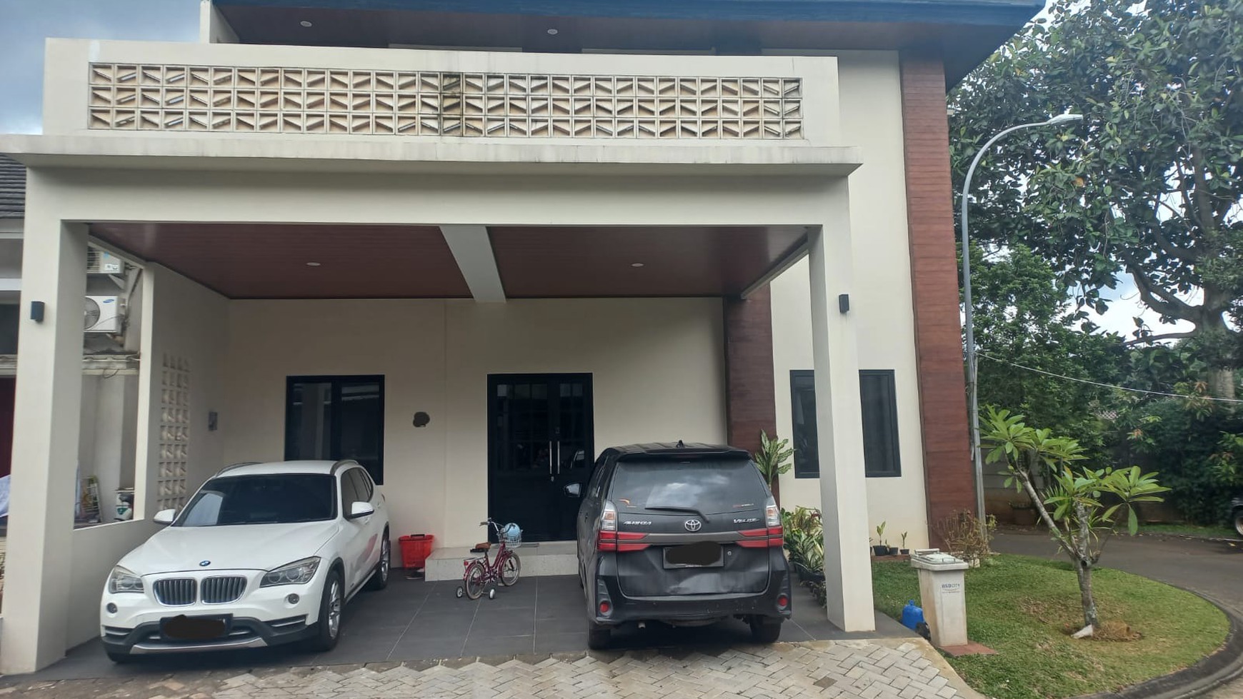 Flash Sale. Rumah Hoek Neo Catalonia, BSD