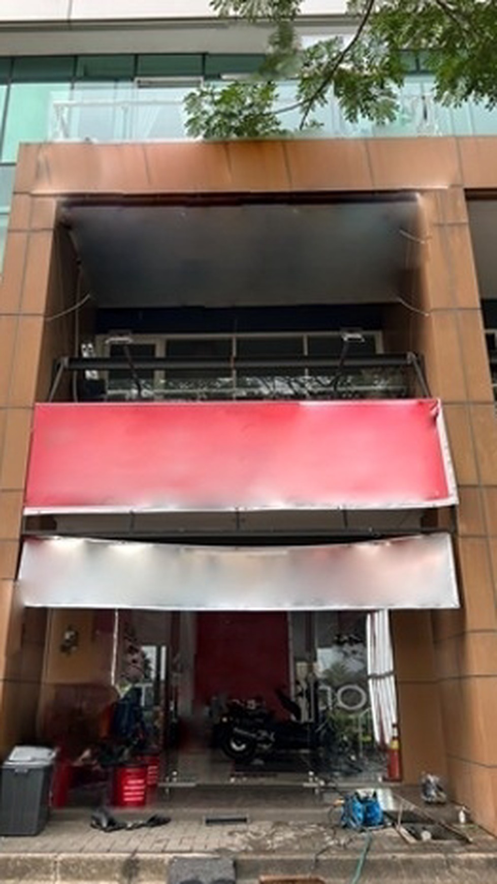 Jarang Ada. Ruko 3 Lantai Icon Business Park BSD, Pinggir Jln Raya..
