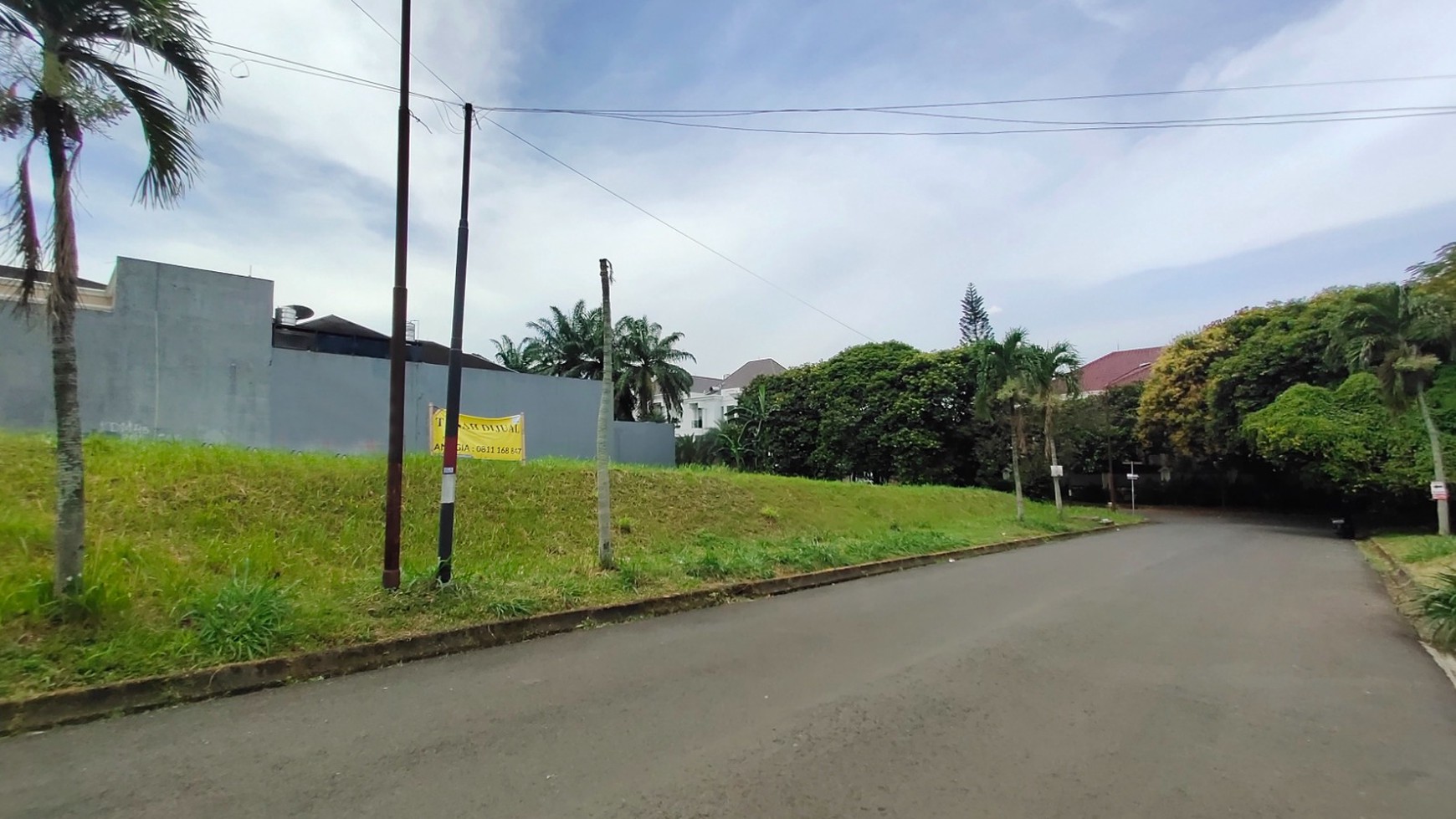 Tanah Luas Siap Bangun dengan Akses Jalan Lebar di Pondok Indah