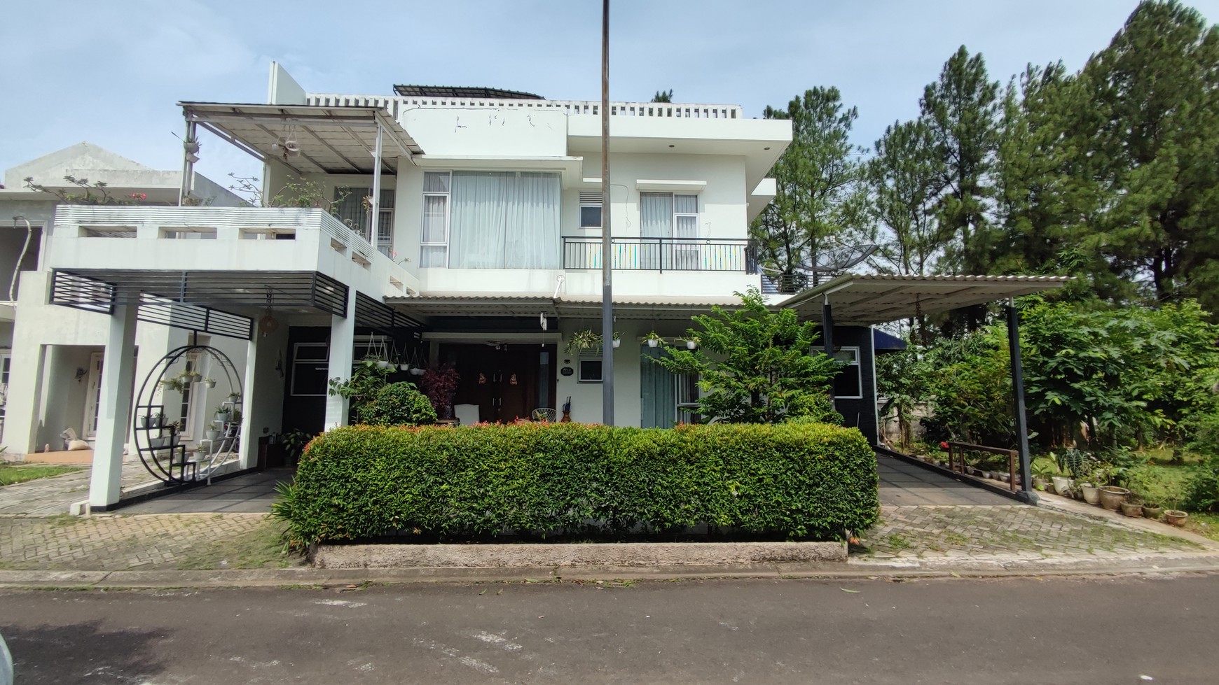 Jarang Ada. Rumah Mewah Cluster Versailles, BSD