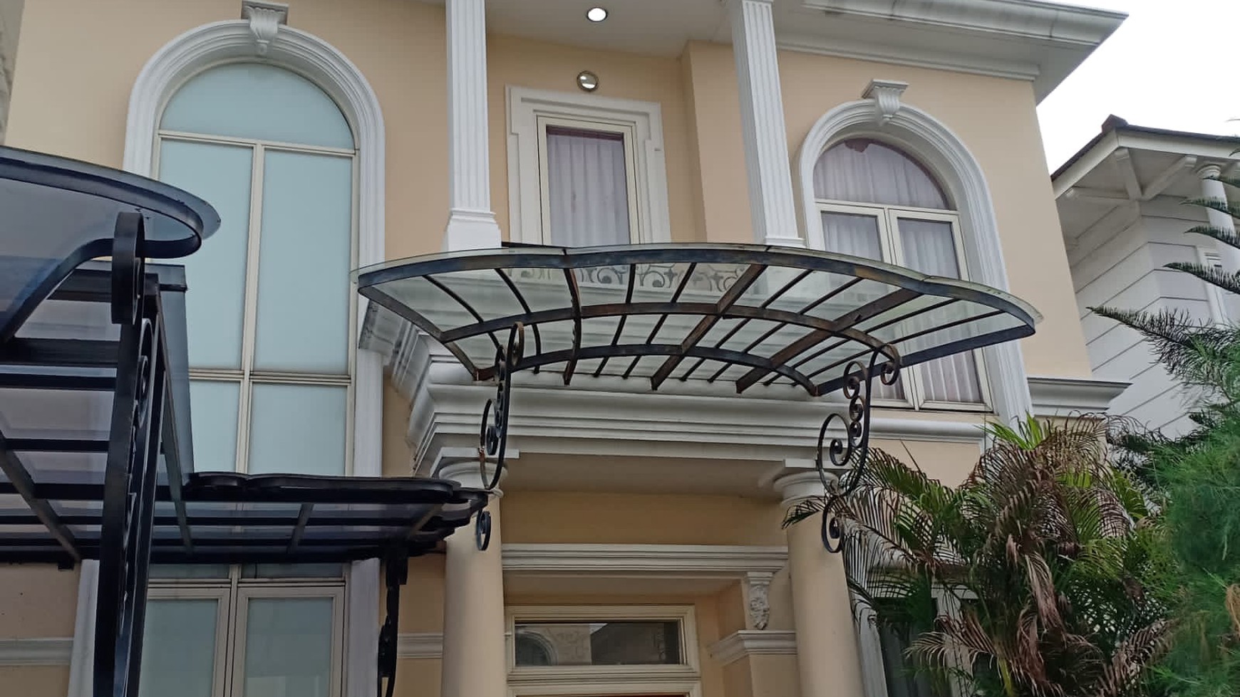 Flash Sale. Rumah Bagus Les Belles Maisons, Serpong Utara