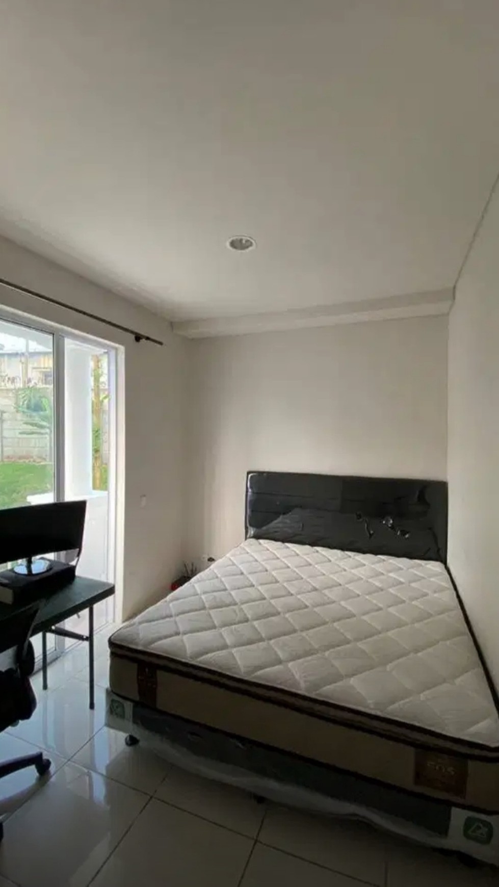 Hot Price. Rumah 2 Lantai Modern Vanya Park Azura, BSD.