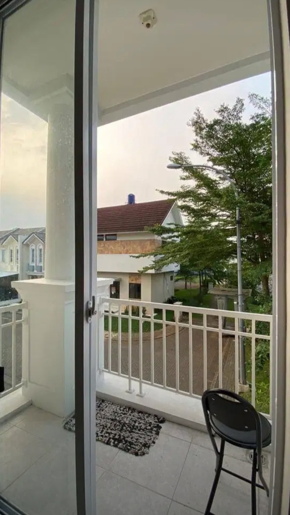 Hot Price. Rumah 2 Lantai Modern Vanya Park Azura, BSD.
