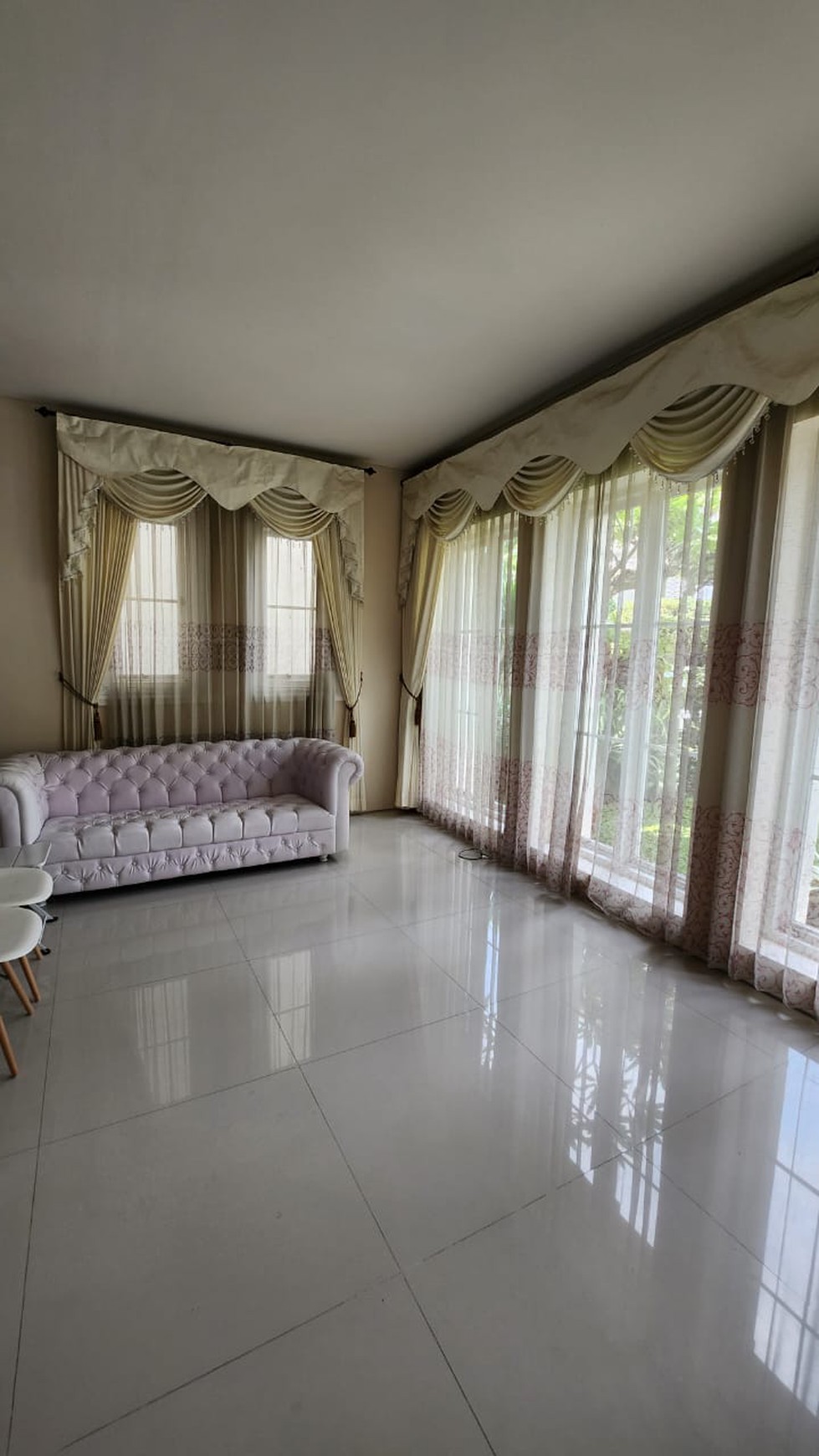 Ter-MURAH LUAS 375 m2 Rumah Royal Residence Surabaya TerDEPAN Cluster Mewah SPESIAL Garasi 4 Mobil LUAS