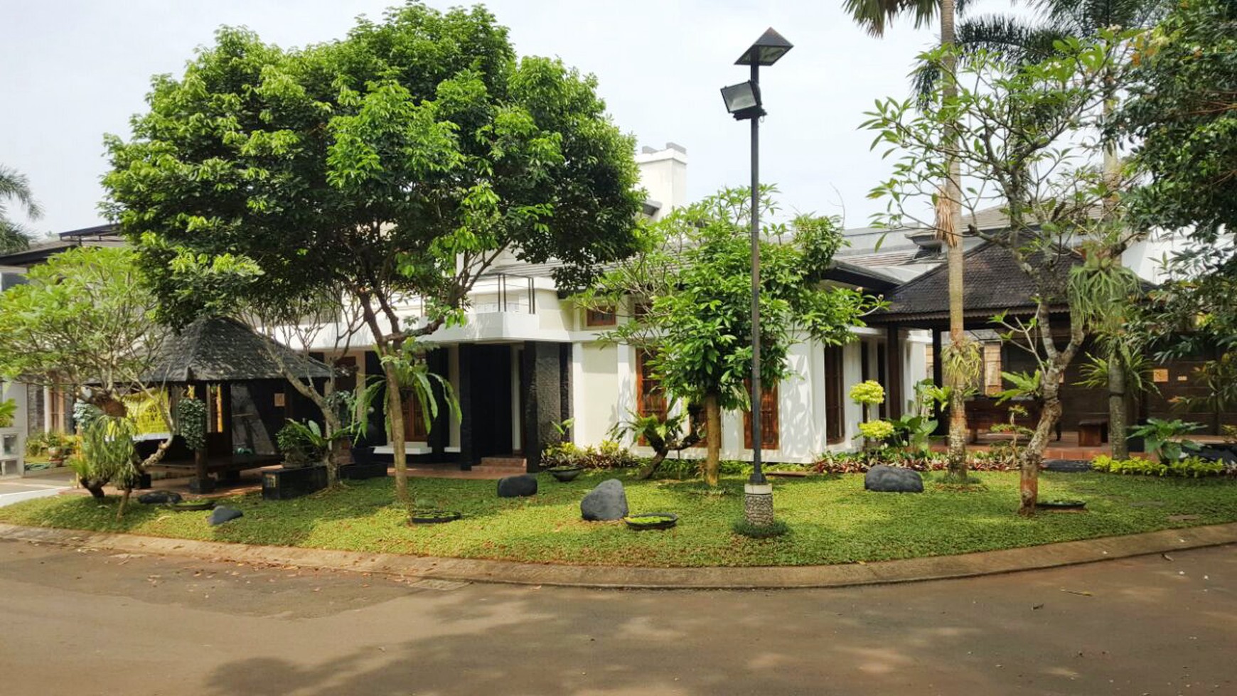 Dijual CEPAT Rumah Bagus Siap Huni di , Menteng Residence ,Bintaro, Tangsel