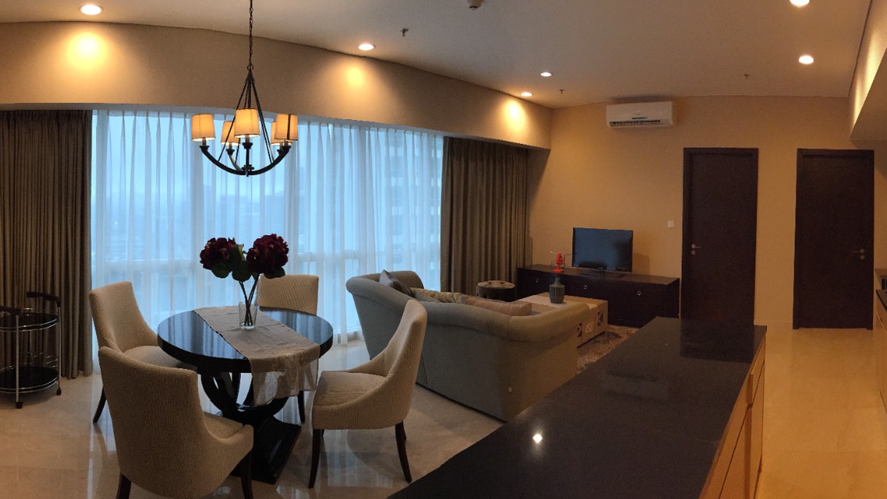 Setiabudi Sky Garden Apartemen 3 bedroom, next to Fraser Place Hotel,5 walking distance MRT Station 