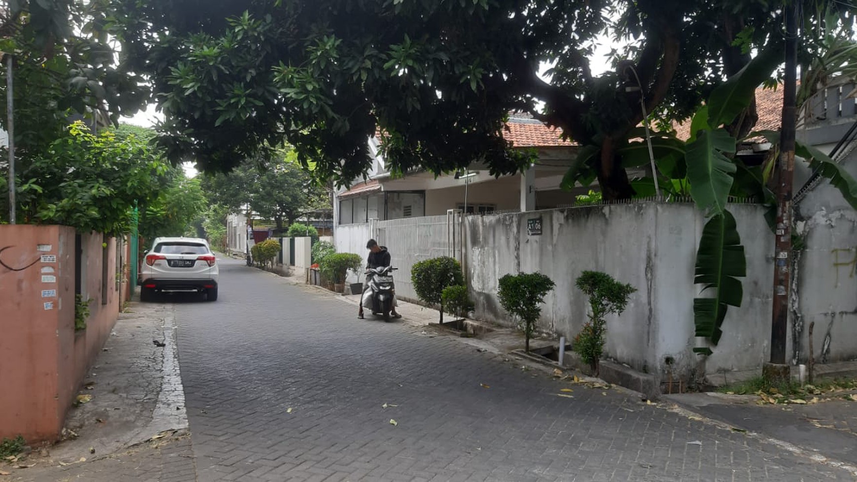 Rumah Bagus Di Jl Taman Asri Utama Ciledug Tangerang