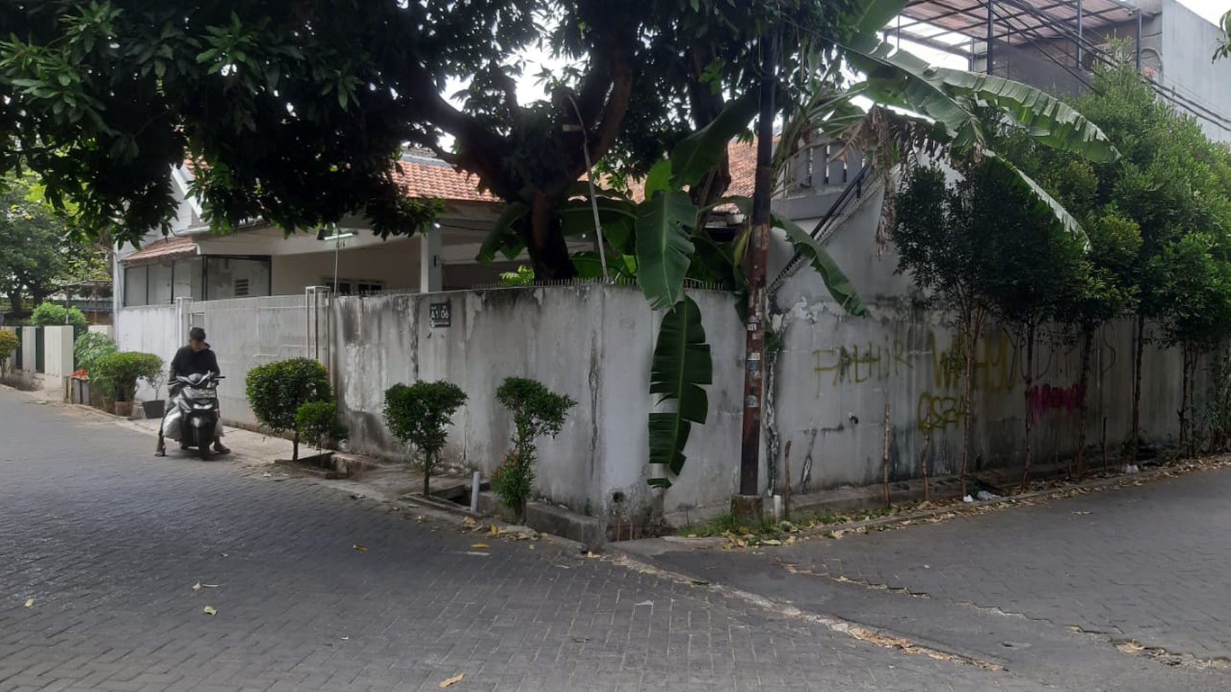 Rumah Bagus Di Jl Taman Asri Utama Ciledug Tangerang