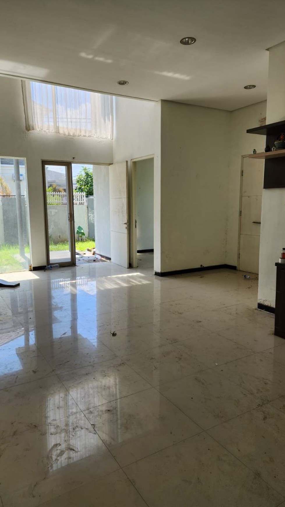 Dijual Rumah Babatan Pratama Wiyung Jalan Utama Model Minimalis