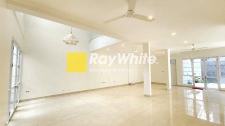 FOR SALE
Rumah 3 Lantai, Brand Baru, Sertifikat Hak Milik, IMB Dan PBB
Di Jalan Kebagusan Raya, TB Simatupang
Jakarta Selatan
( Cluster Kebagusan Raya )