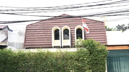 Dijual Rumah Lama di Prime Area Jl Panglima Polim IV