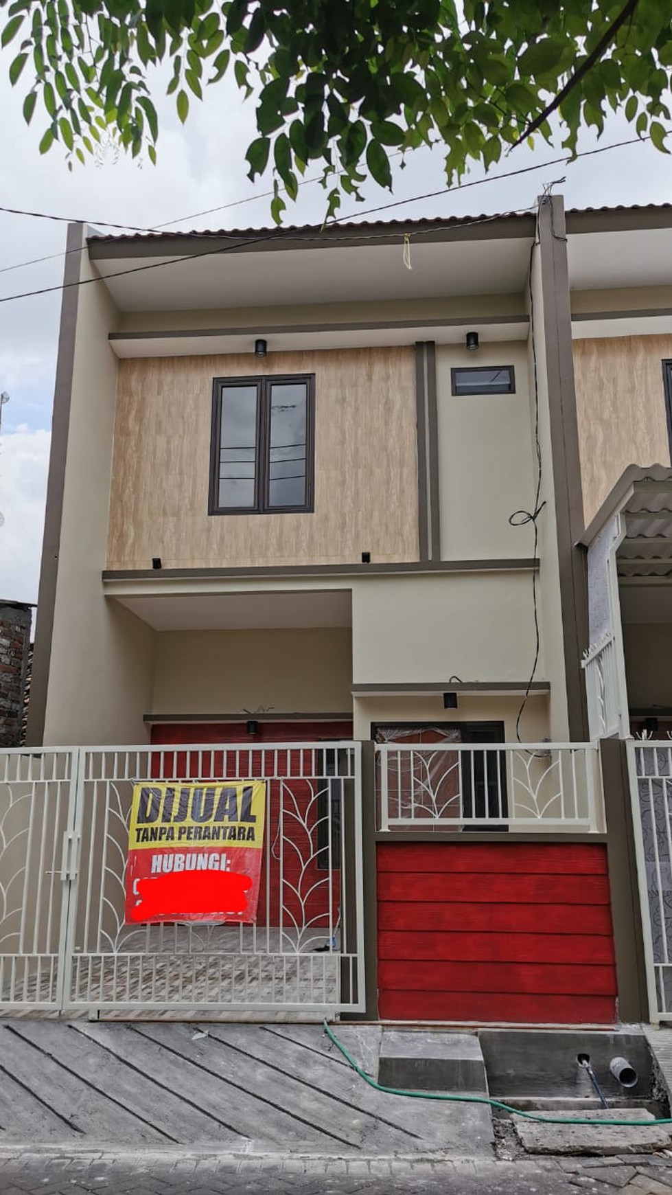 1121. Dijual Rumah Unit A Jalan utama Kutisari Indah Utara