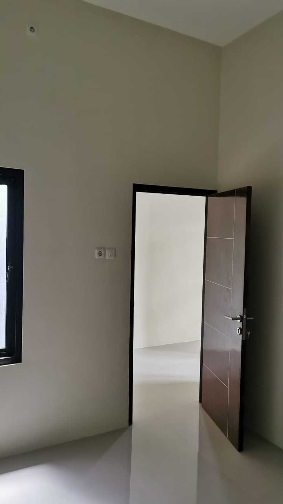 1121. Dijual Rumah Unit A Jalan utama Kutisari Indah Utara