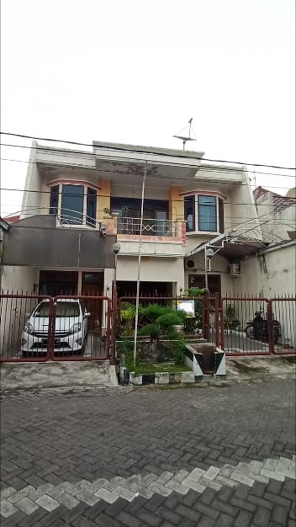 1118. Dijual Rumah Kutisari Indah Selatan