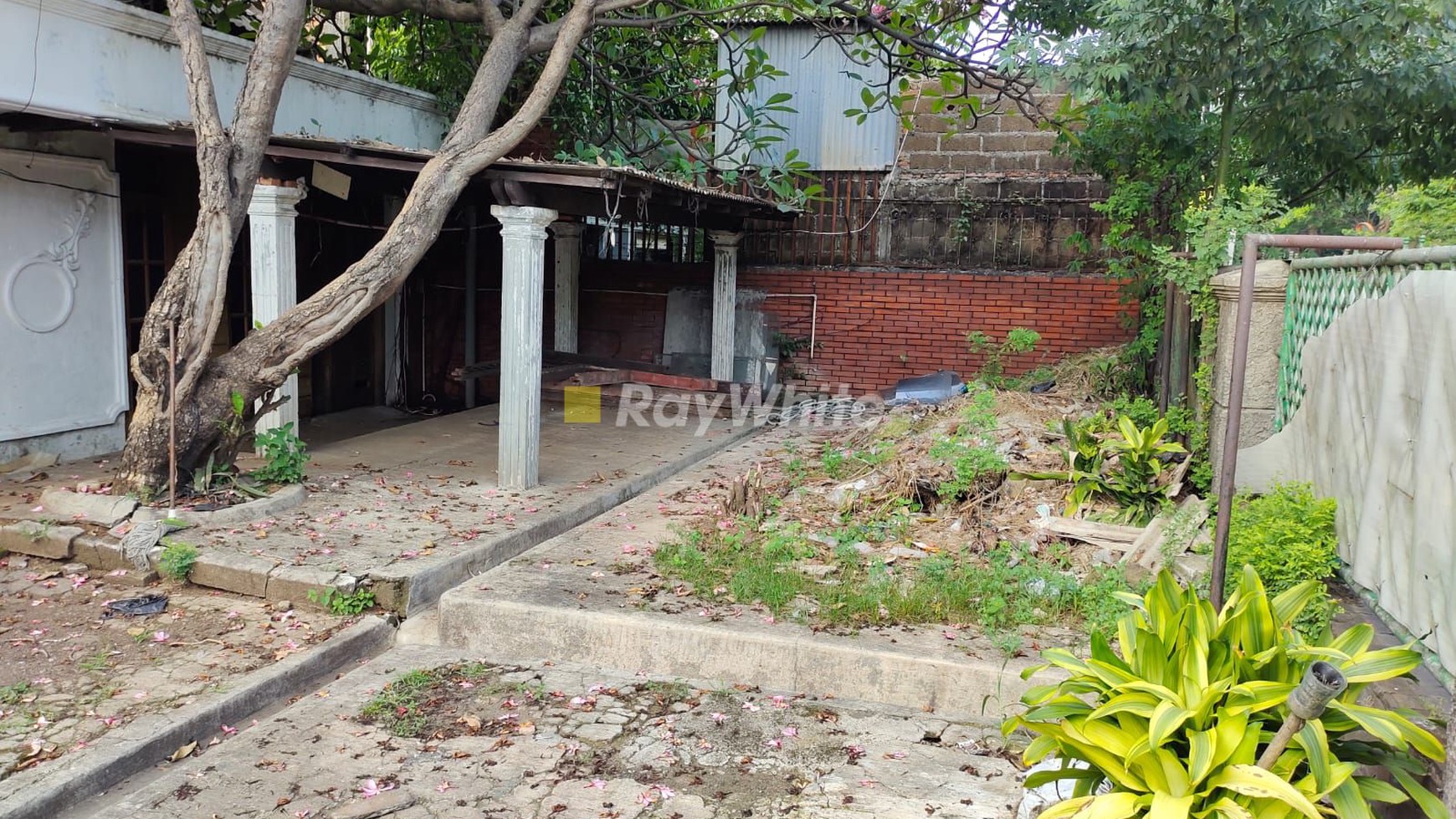 Rumah Strategis di Jalan Bangunan Rawamangun, Jakarta Timur