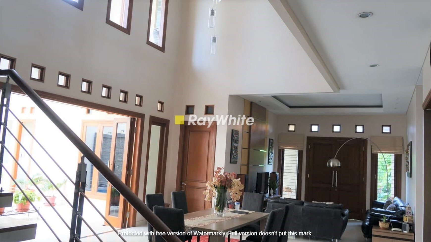 Rumah Bernuansa Villa Dengan View Bagus Dan Asri di Bekasi