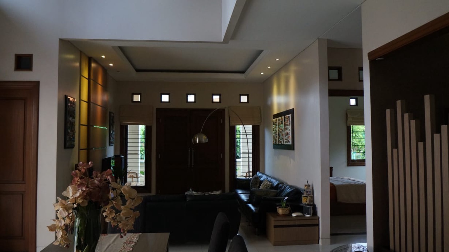 Rumah Bernuansa Villa Material Berkualitas Di Kemang Pratama