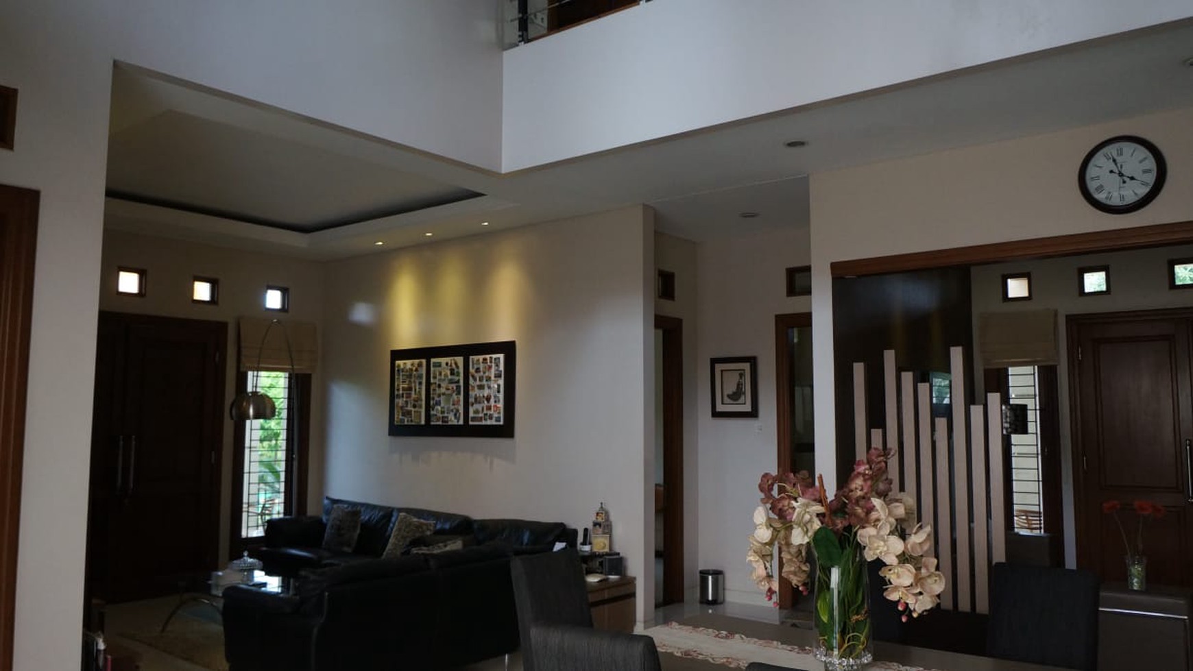 Rumah Bernuansa Villa Material Berkualitas Di Kemang Pratama