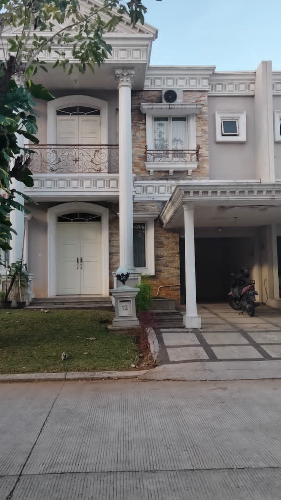 Rumah 2 Lantai di Vassa Terrace, Lippo Cikarang 