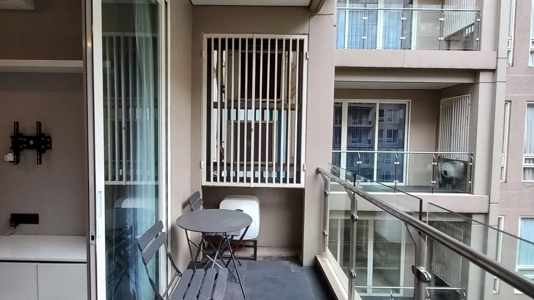 Apartemen Landmark Residence Dijual dan Disewakan Lux Fully Furnished