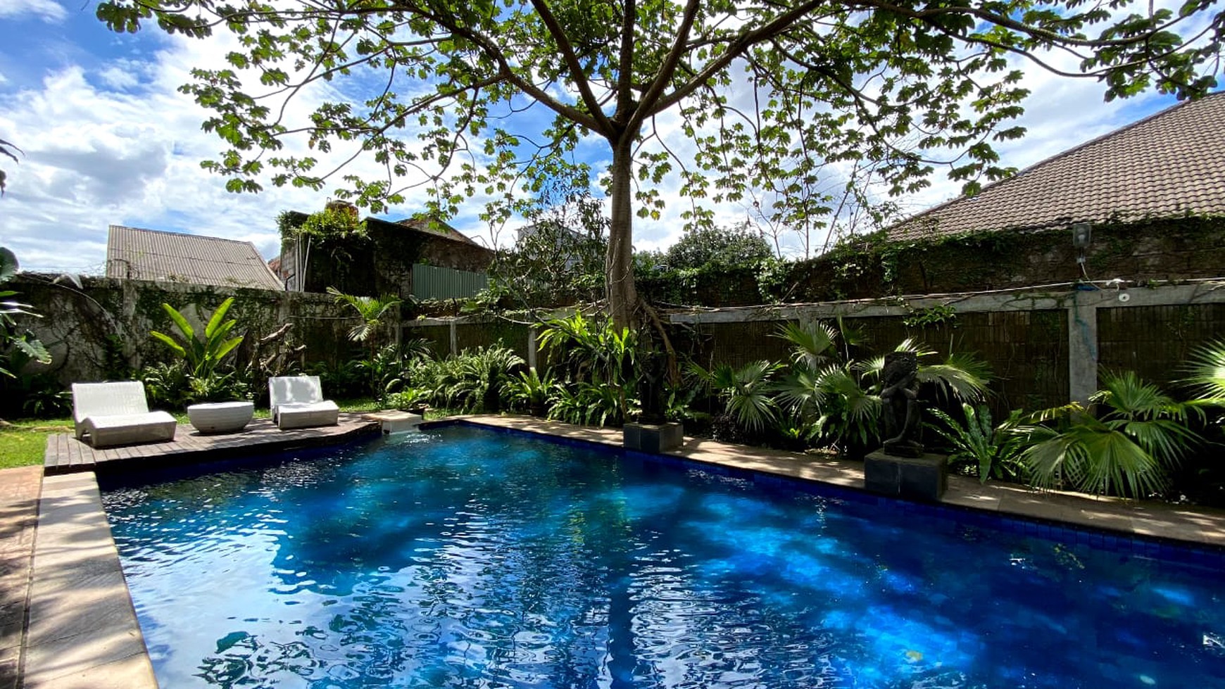 Cilandak KKO Durian Luas 1050 Beautiful Garden House Swimming Pool