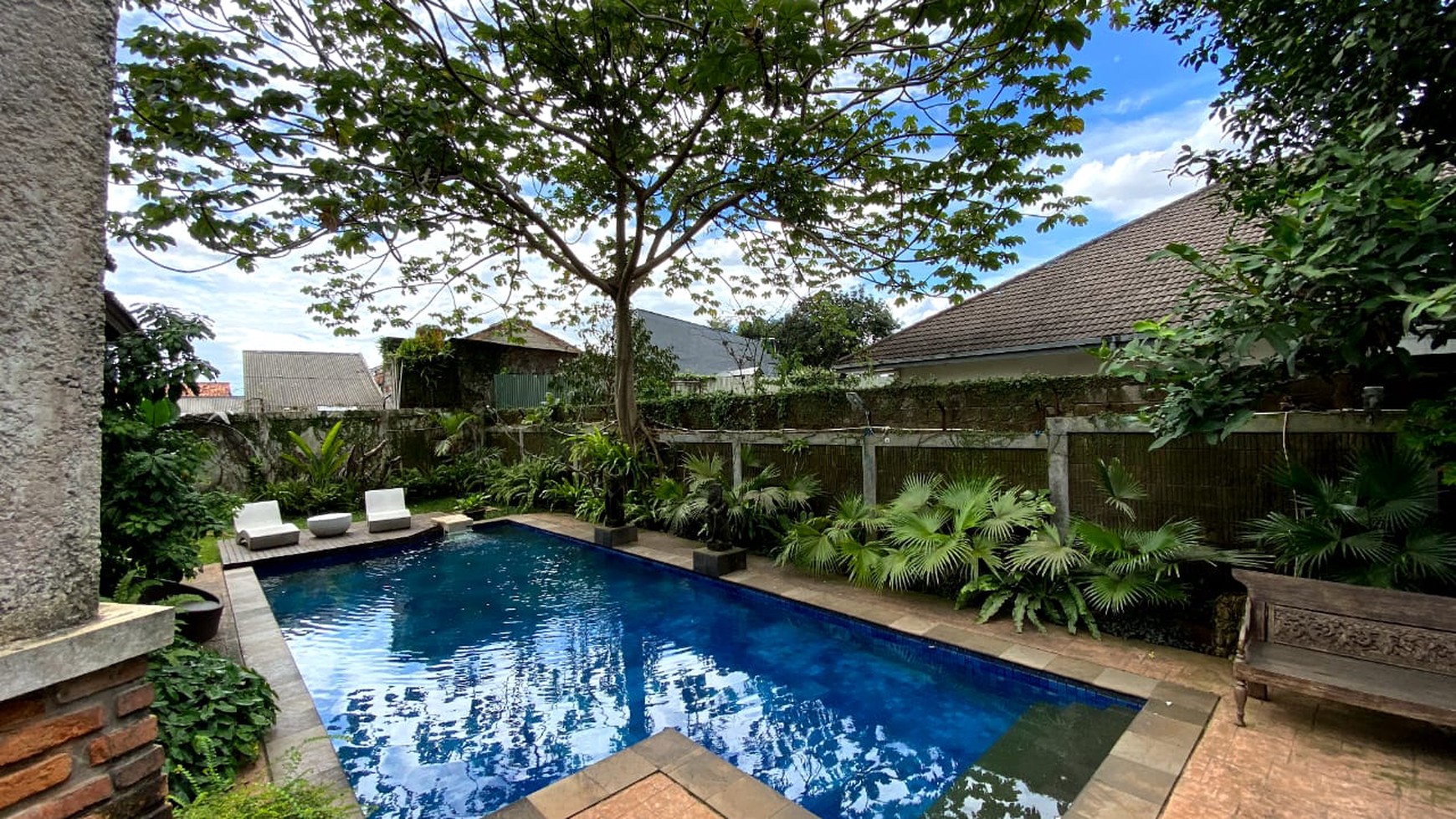 Cilandak KKO Durian Luas 1050 Beautiful Garden House Swimming Pool