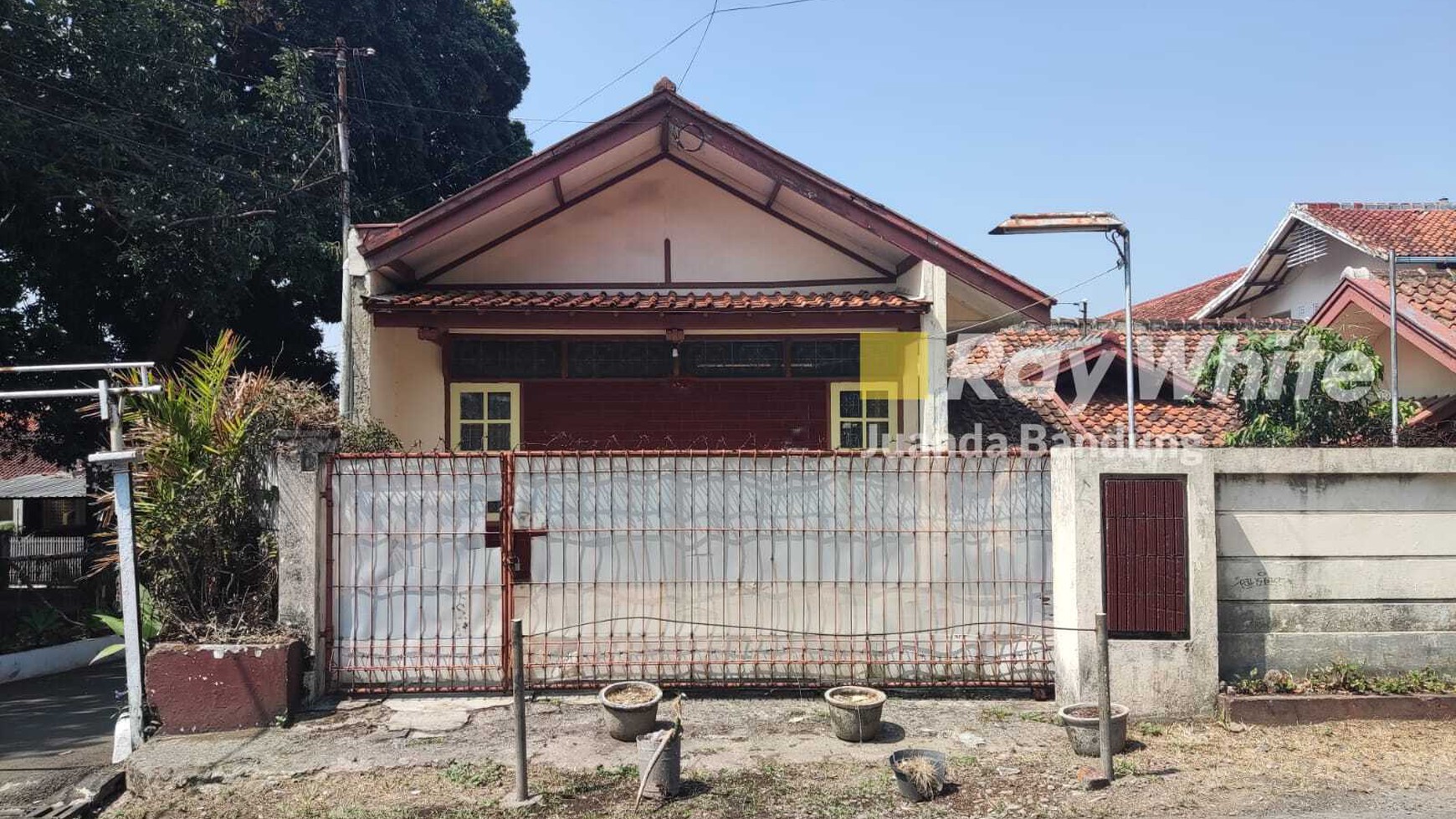 HITUNG TANAH SAJA! Rumah Luas 1 Lantai Kanayakan, Dago. Bagus, Siap Huni!