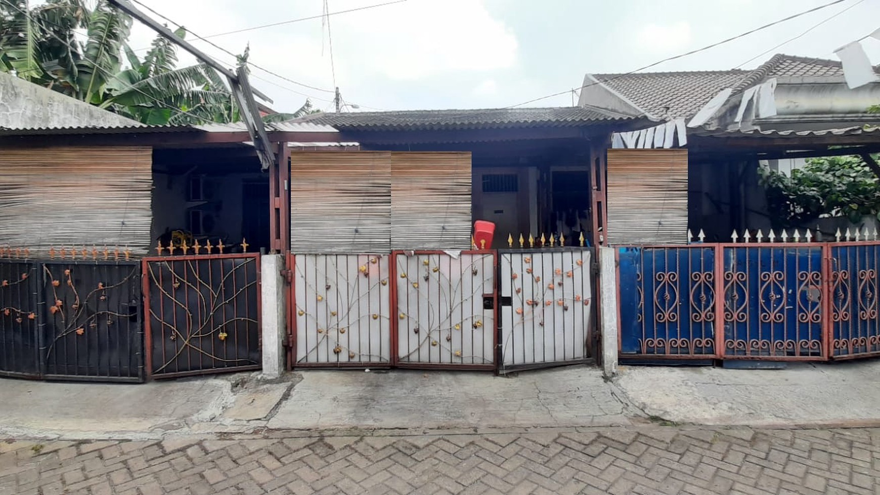 Rumah Kontrakan 3 Pintu di Larangan