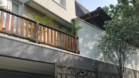 Dijual Rumah Mewah Lokasi strategis di Pondok Indah, Jaksel