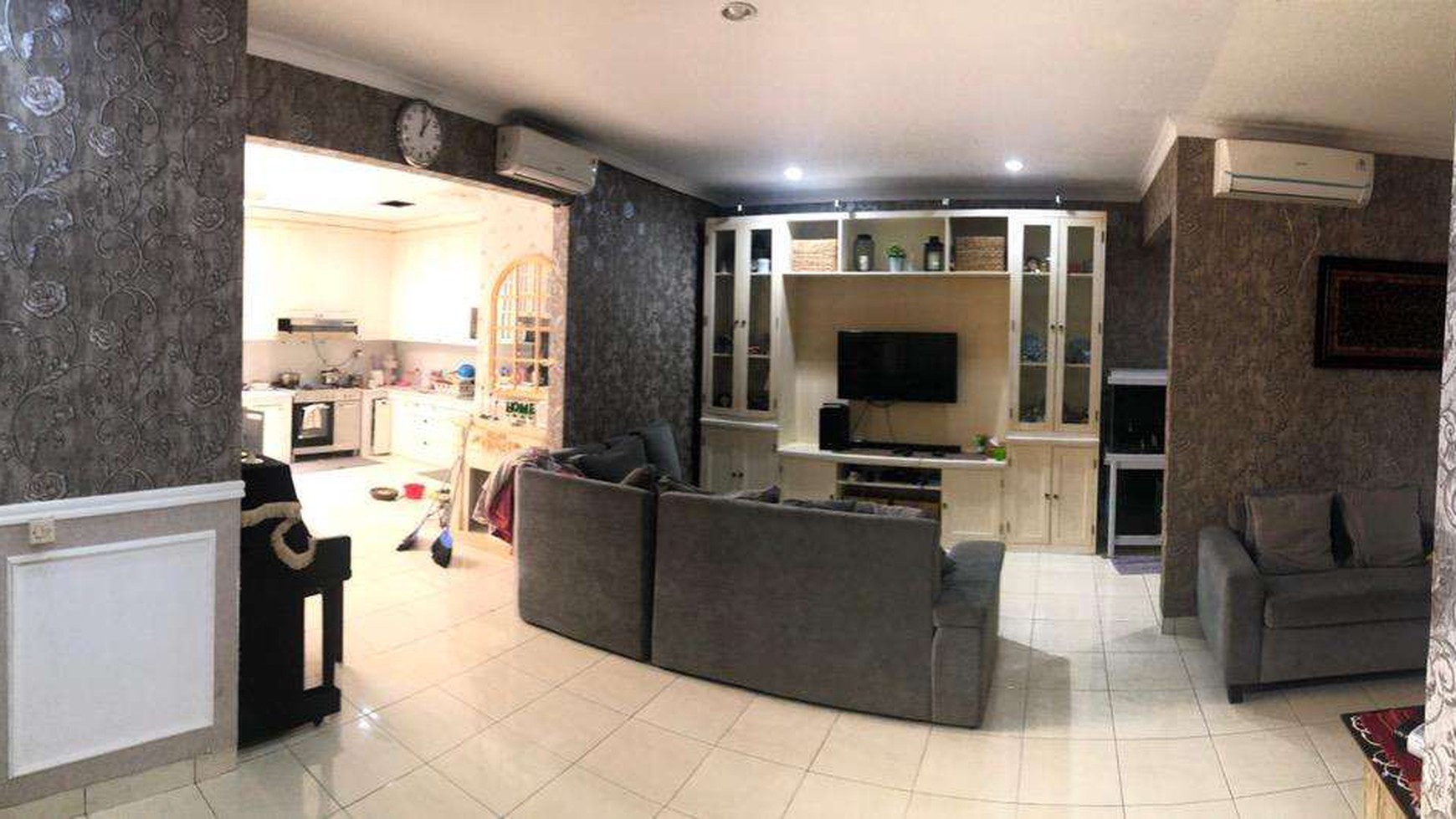 Hot Price. Rumah Bagus Delatinos Centro Havana, BSD.
